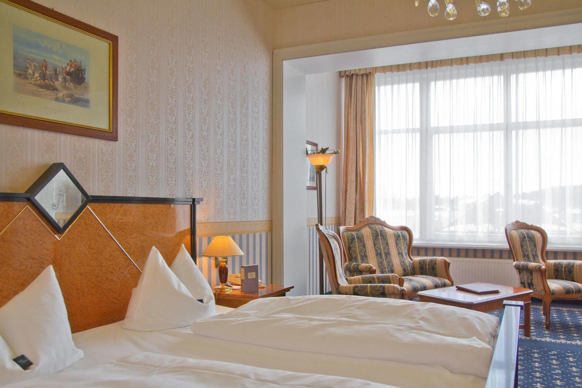 Seetelhotel Strandhotel Atlantic 제바트헤링스도르프 외부 사진