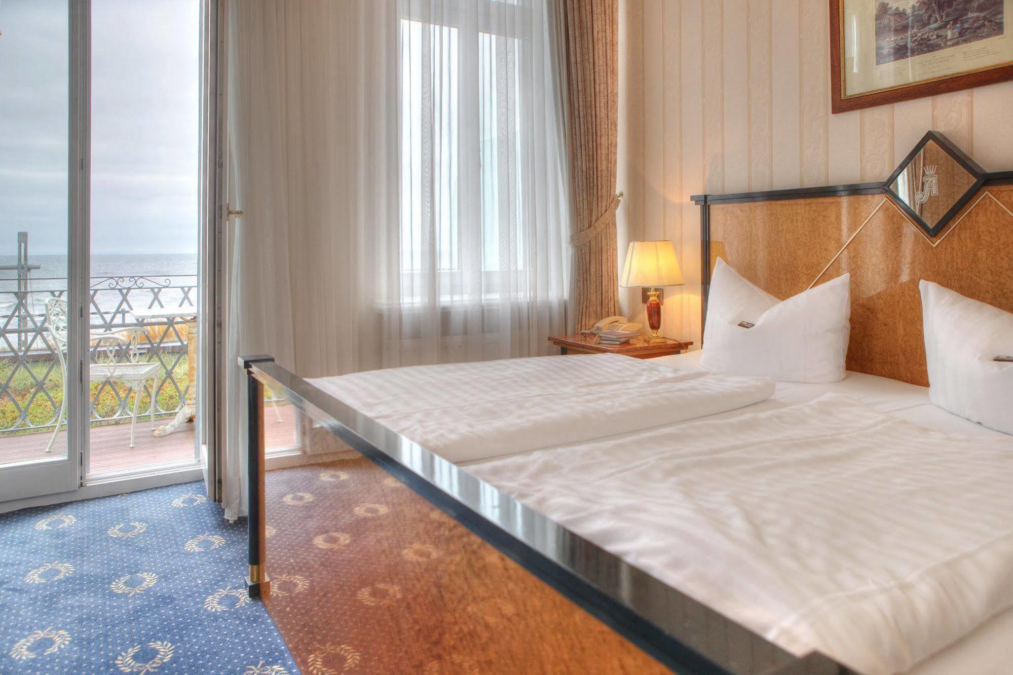 Seetelhotel Strandhotel Atlantic 제바트헤링스도르프 외부 사진