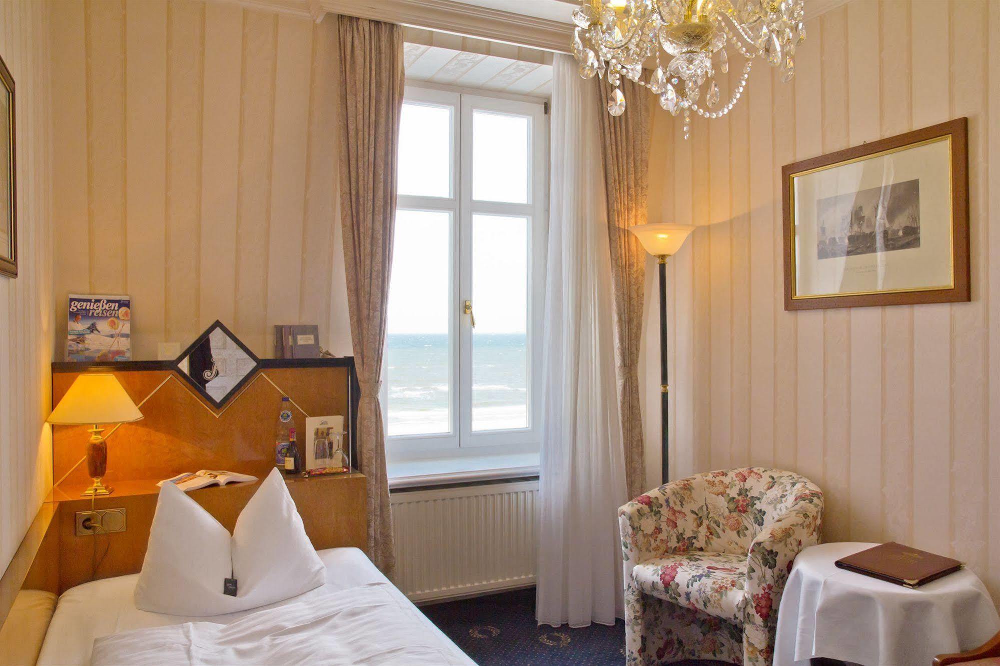 Seetelhotel Strandhotel Atlantic 제바트헤링스도르프 외부 사진