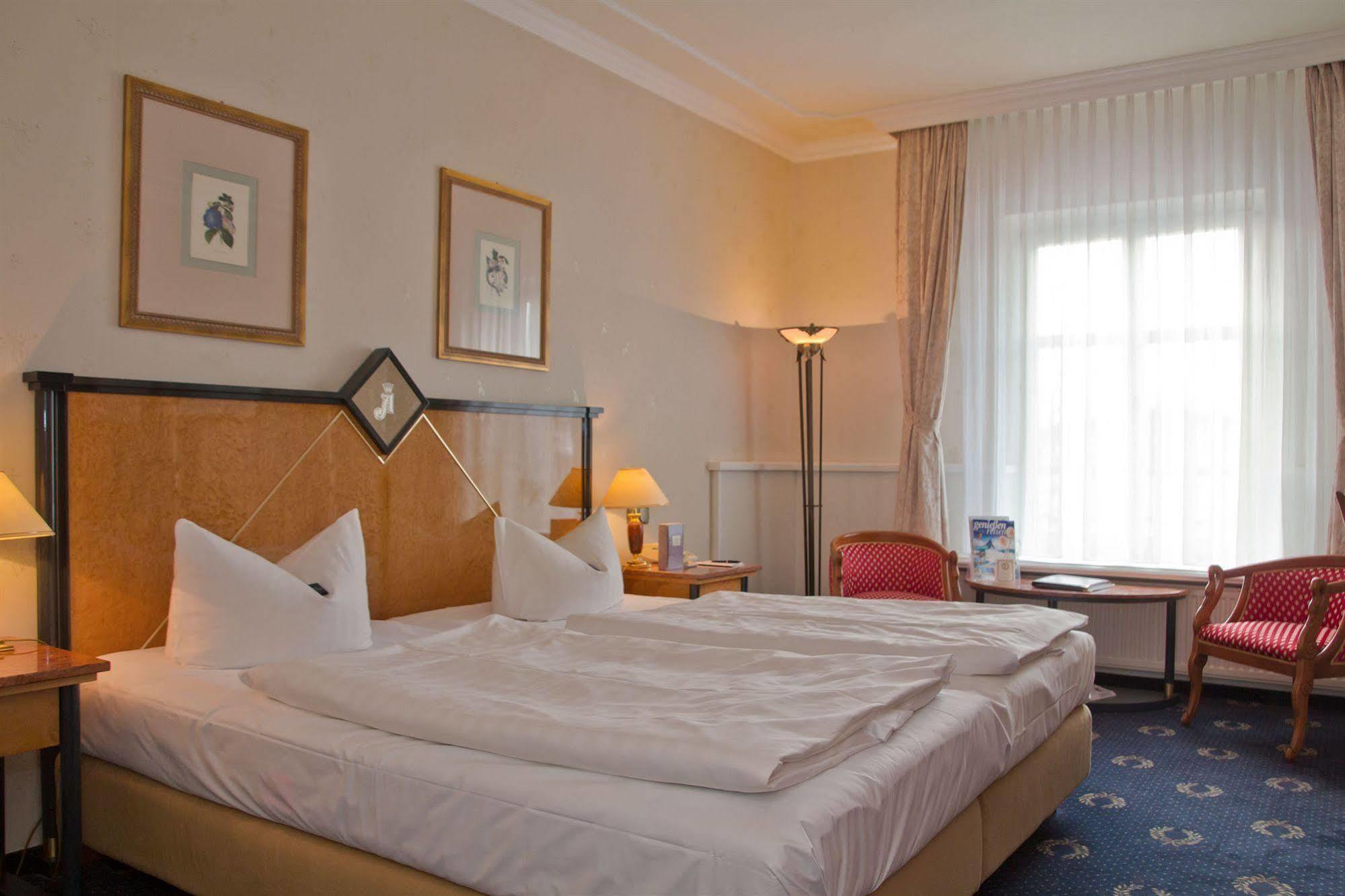 Seetelhotel Strandhotel Atlantic 제바트헤링스도르프 외부 사진