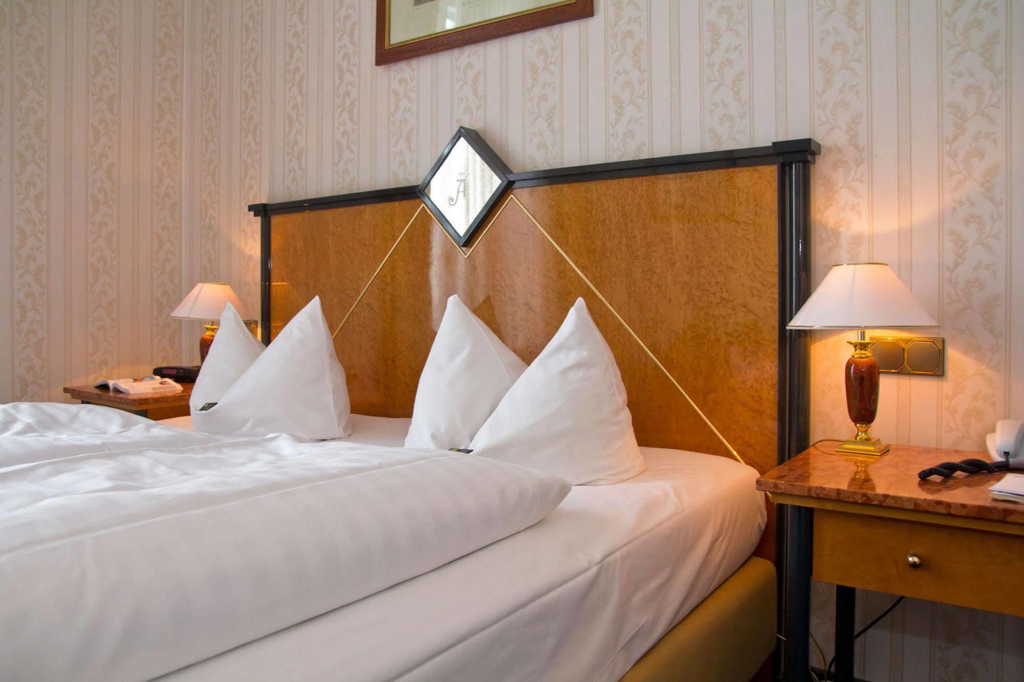 Seetelhotel Strandhotel Atlantic 제바트헤링스도르프 외부 사진
