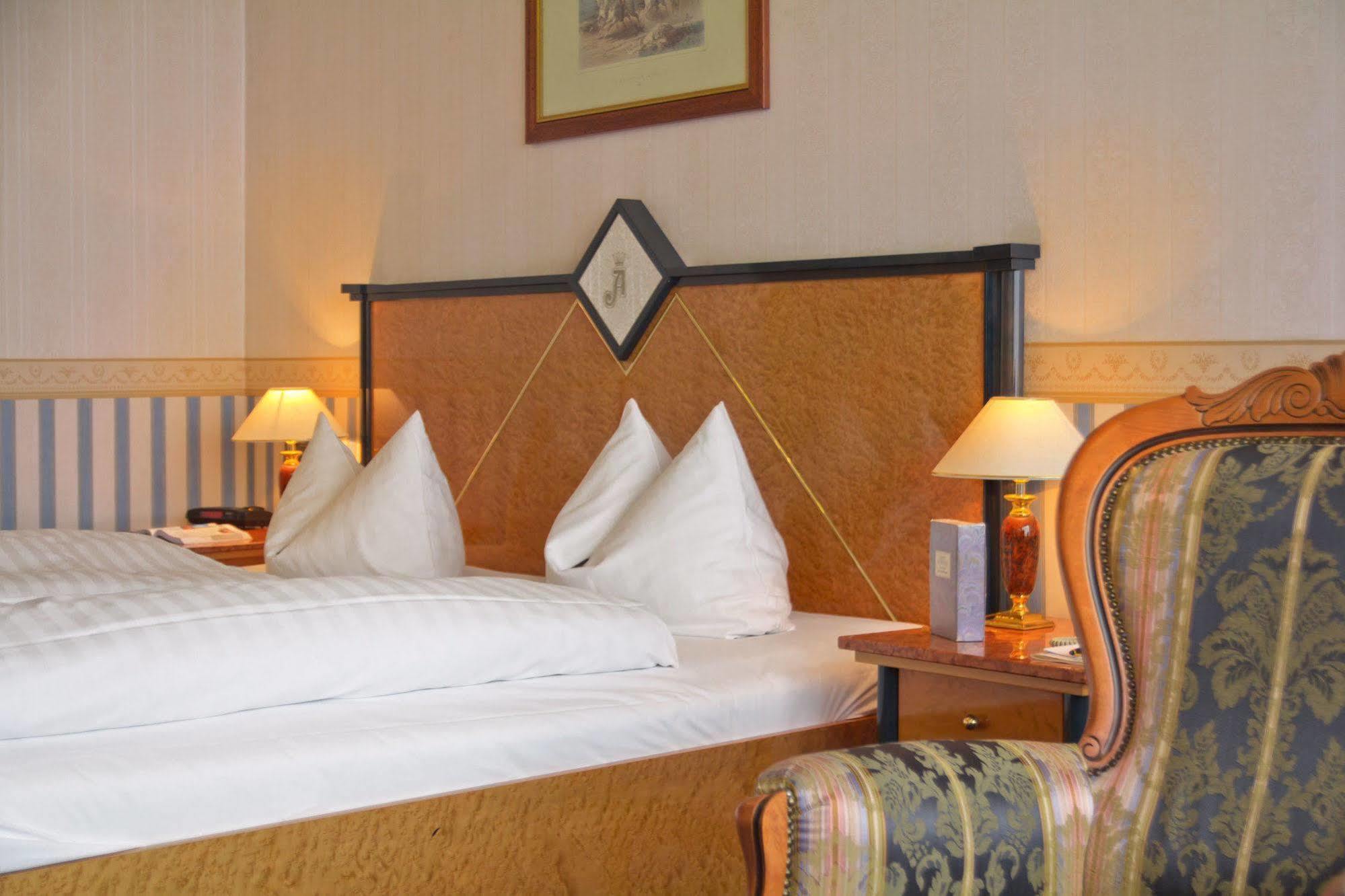 Seetelhotel Strandhotel Atlantic 제바트헤링스도르프 외부 사진